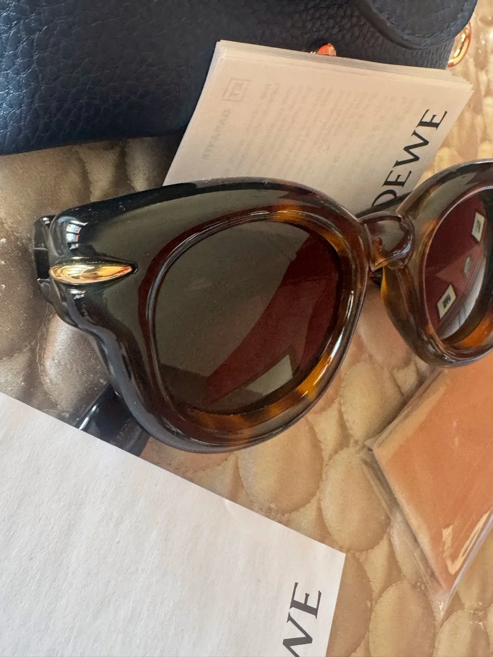 Loewe Women Tortoiseshell Round Cat-Eye Sunglasses with Dark Lenses NEW